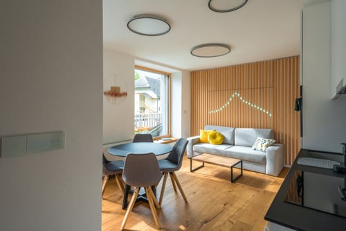 Vous hésitez à investir dans la location meublée en 2025 ? Découvrez s’il est toujours rentable de louer en meublé avec la nouvelle loi de finances.